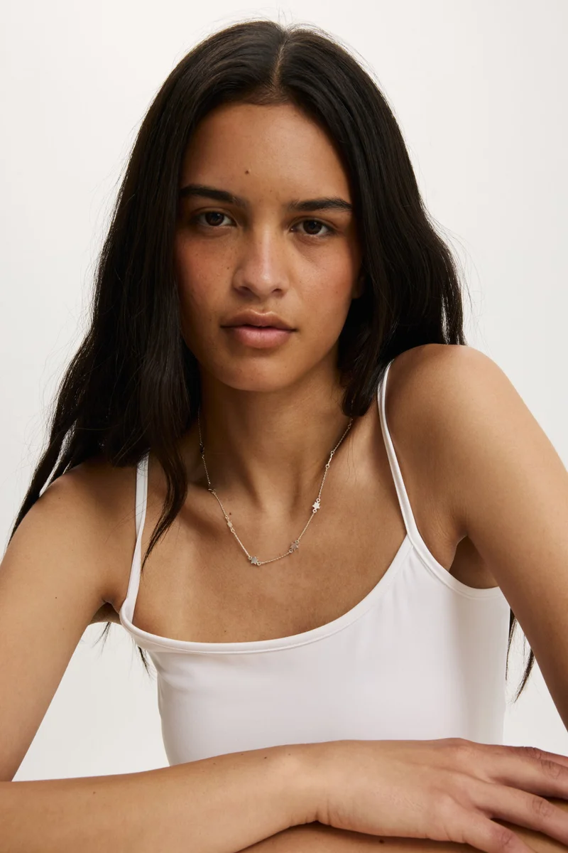 روبي قلادة بسلسلة رفيعة